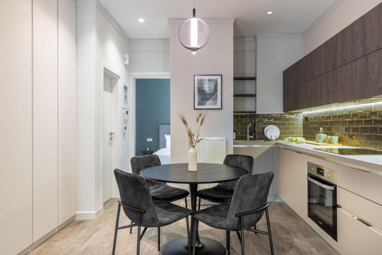 The Beehive Apartments Атина Екстериор снимка