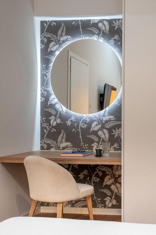 The Beehive Apartments Атина Екстериор снимка