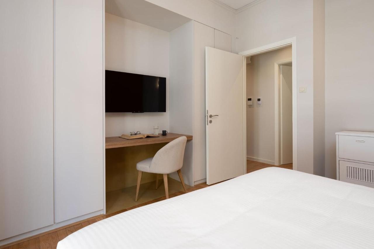 The Beehive Apartments Атина Екстериор снимка