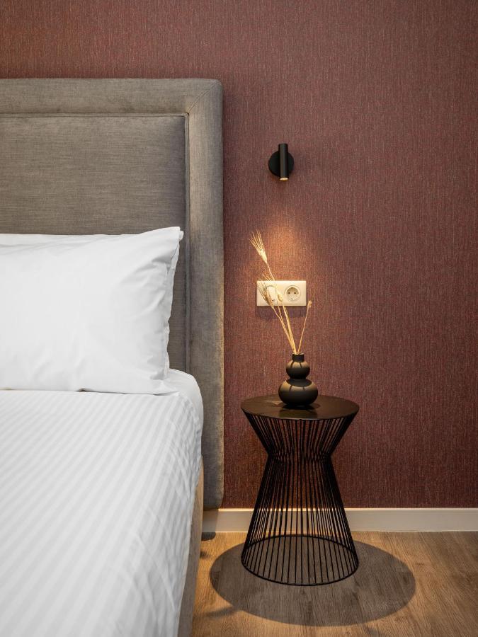 The Beehive Apartments Атина Екстериор снимка