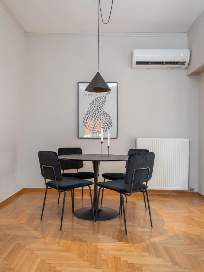 The Beehive Apartments Атина Екстериор снимка