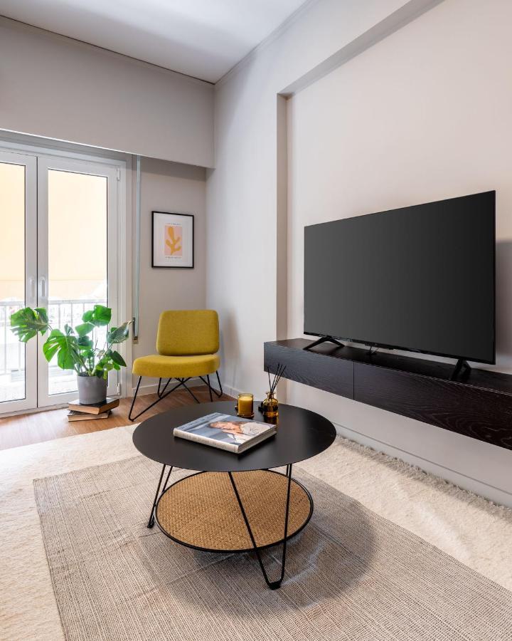 The Beehive Apartments Атина Екстериор снимка